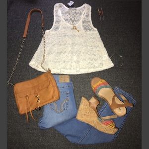 Cute white zig zag stitch flow tank/shirt